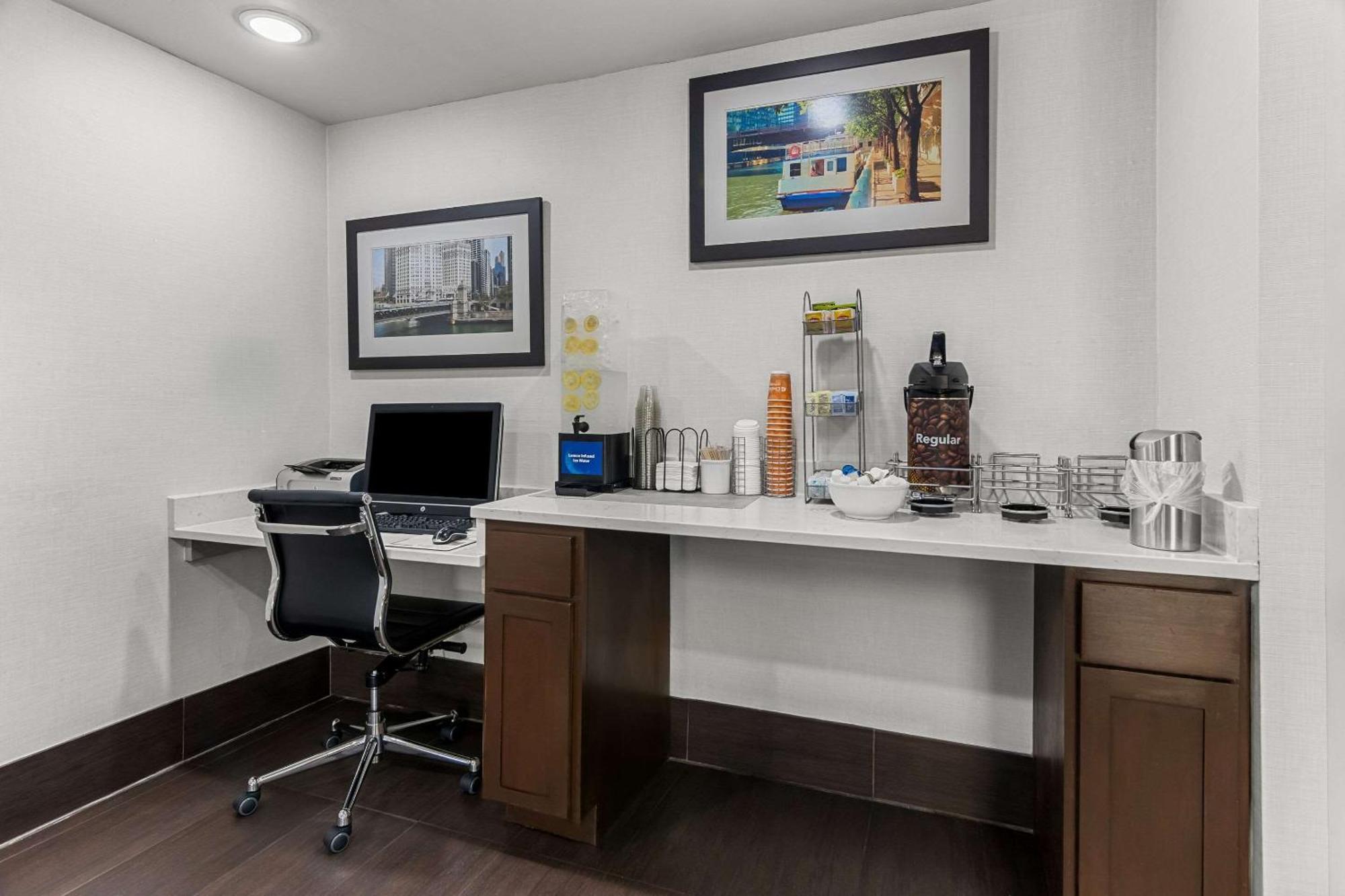 Comfort Inn & Suites Near Tinley Park Amphitheater Extérieur photo
